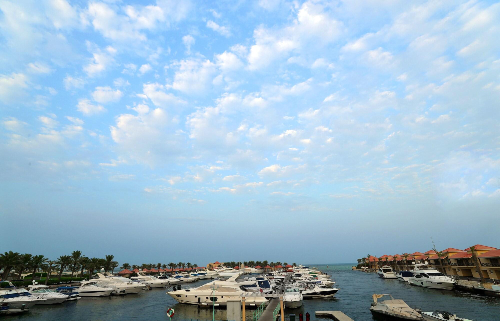Albander Hotel & Resort Sitrah Exterior photo