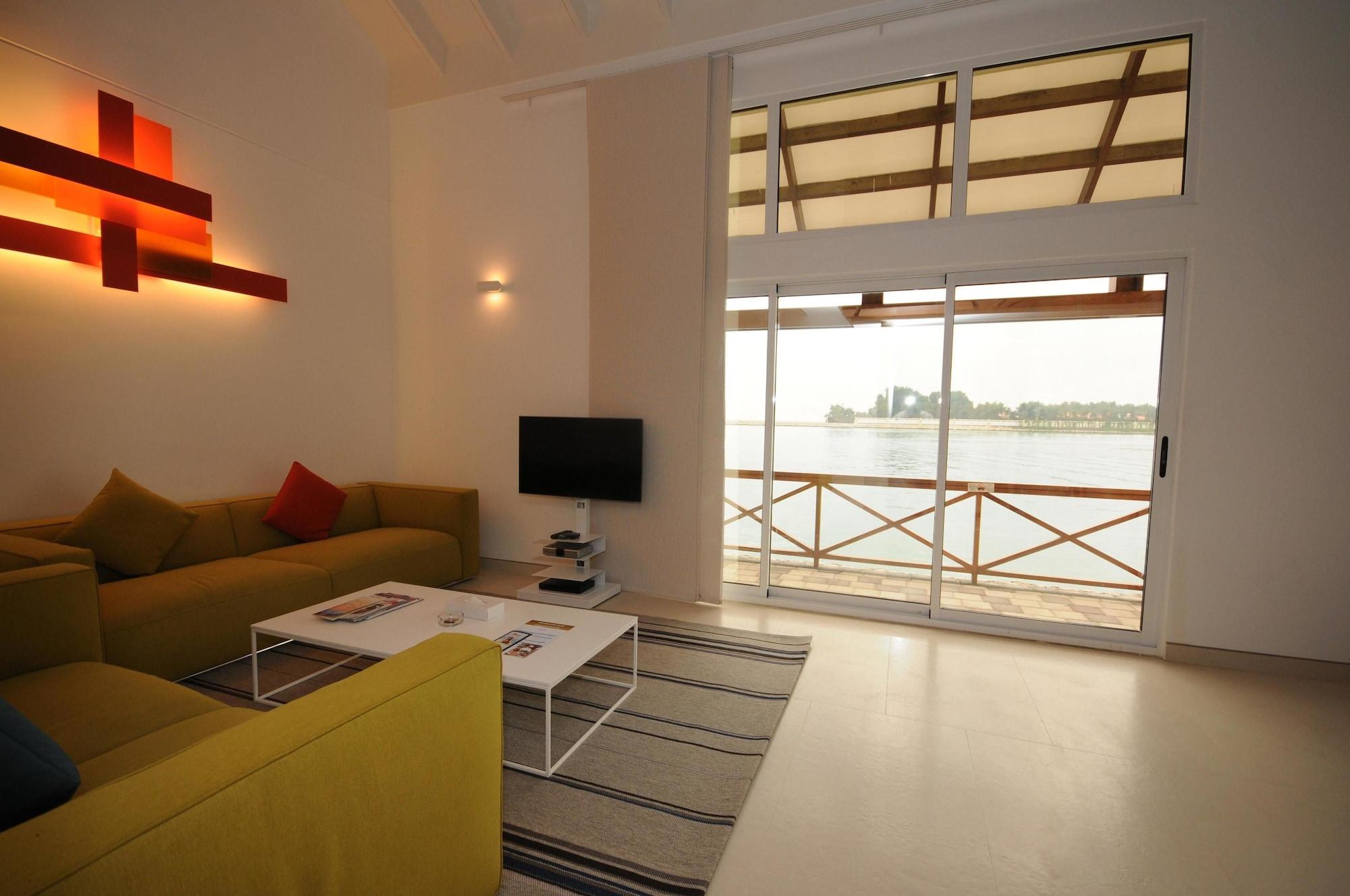 Albander Hotel & Resort Sitrah Exterior photo