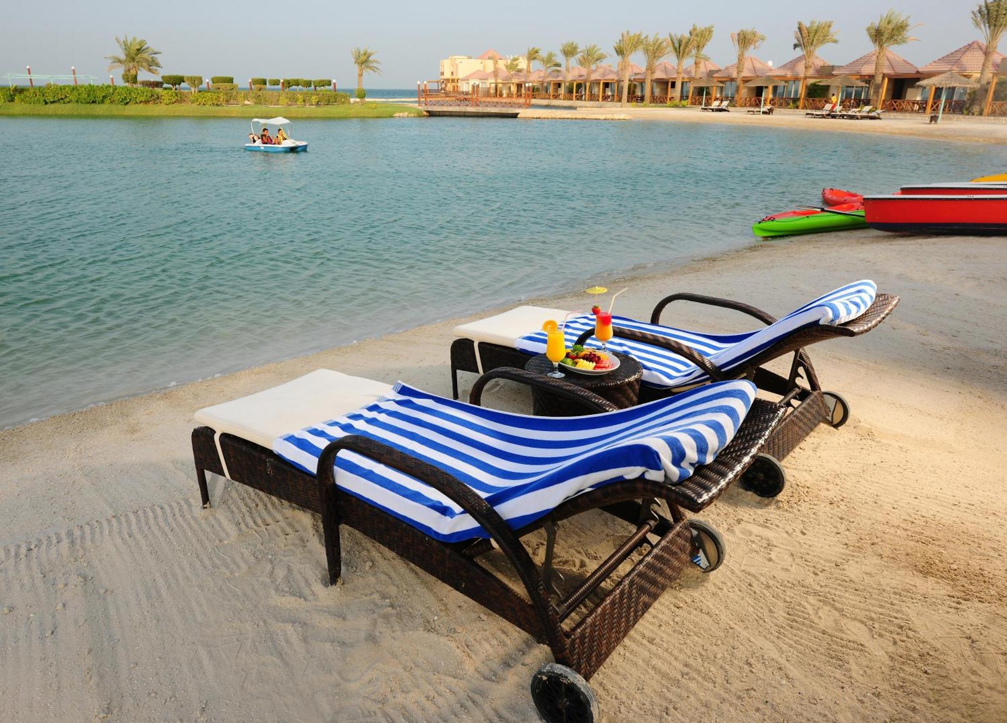 Albander Hotel & Resort Sitrah Exterior photo