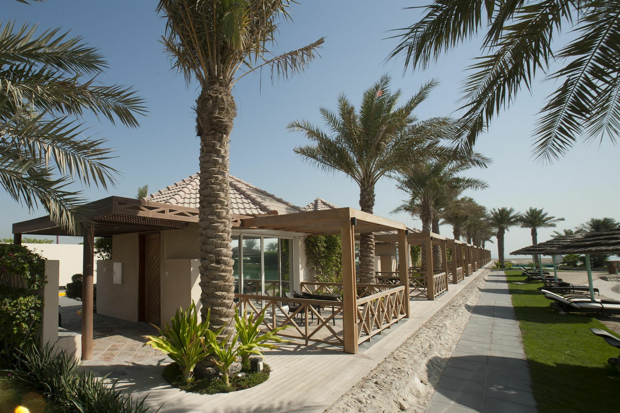 Albander Hotel & Resort Sitrah Exterior photo